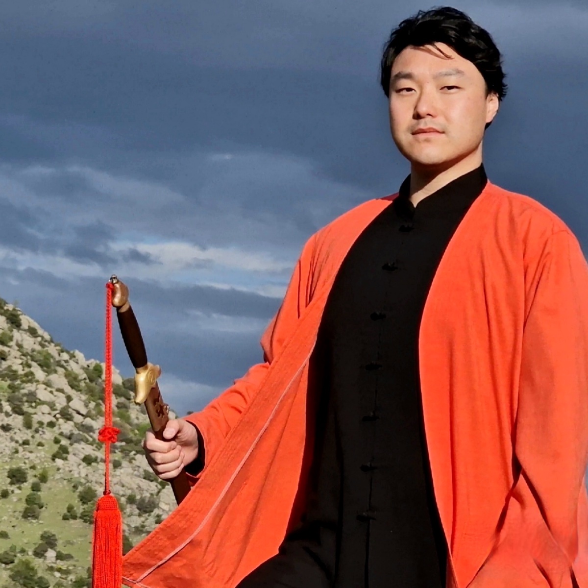 Maestro Xioda Liu con espada